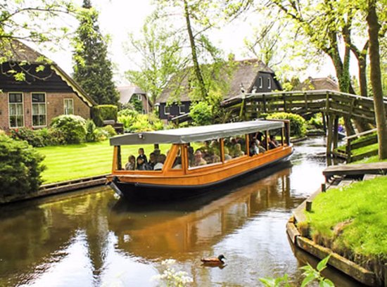 August 27 : MEGA One Day Trip : Giethoorn