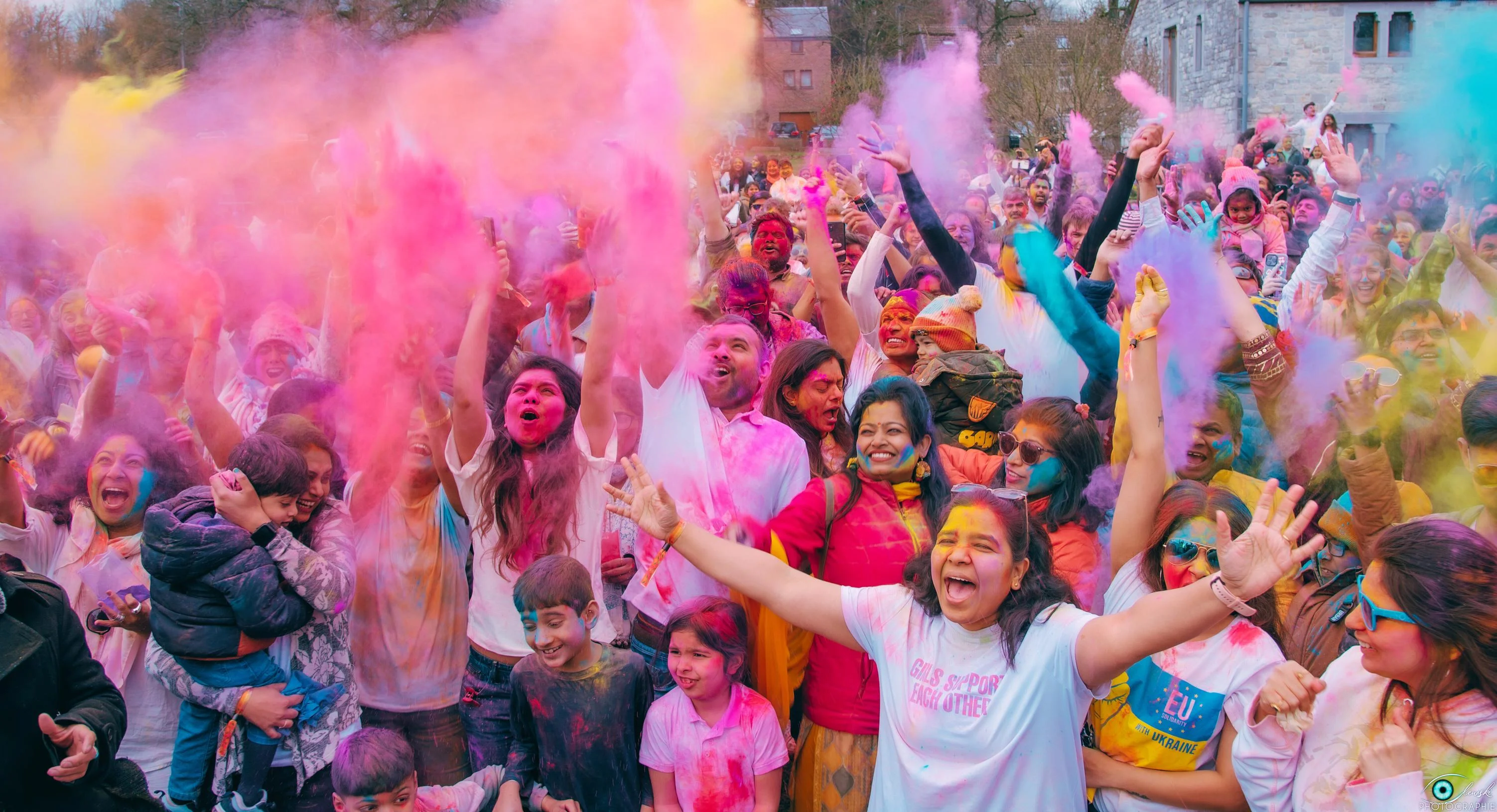 MEGA TRIP – March 08 : Holi with Radha-Krishna & their Gopis & Sakhas + Durbuy Smallest City of the world